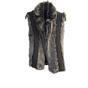 XOXO Black Faux Fur Sleeveless Vest Women's Size Medium EUC